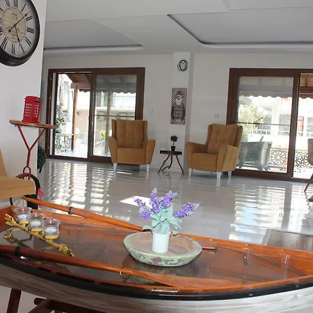 Hotel Lila Butik 3*